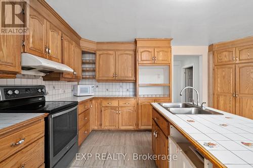 488 Boundary Road, Centre Hastings, ON - Indoor Photo Showing Kitchen With Double Sink