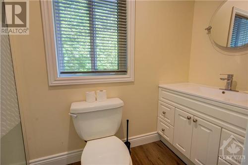 54 Harmons Lane, Westport, ON - Indoor Photo Showing Bathroom