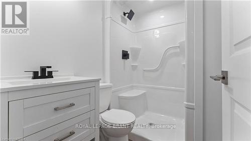 #A And B -24 Balfour St, Brantford, ON - Indoor Photo Showing Bathroom