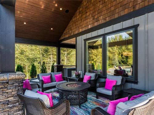 4725 Appaloosa Way, Duncan, BC - Outdoor With Deck Patio Veranda With Exterior