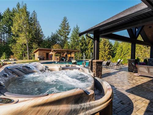 4725 Appaloosa Way, Duncan, BC - Outdoor With In Ground Pool With Deck Patio Veranda