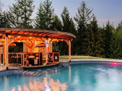 4725 Appaloosa Way, Duncan, BC - Outdoor With In Ground Pool With Backyard