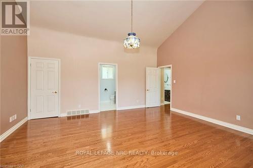 6780 Mountain Rd, Niagara Falls, ON - Indoor Photo Showing Other Room