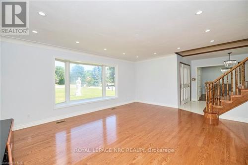 6780 Mountain Rd, Niagara Falls, ON - Indoor Photo Showing Other Room