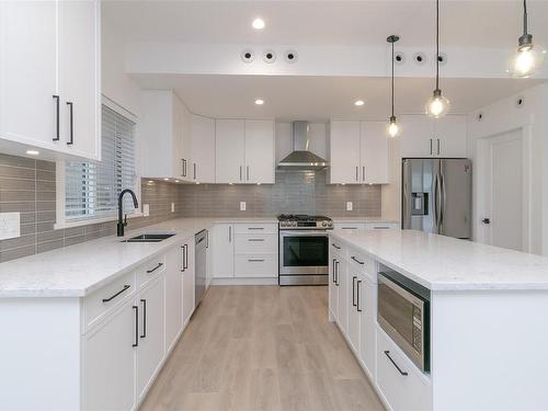 2648 Mica Pl, Langford, BC - Indoor Photo Showing Kitchen With Double Sink With Upgraded Kitchen