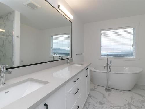 2648 Mica Pl, Langford, BC - Indoor Photo Showing Bathroom
