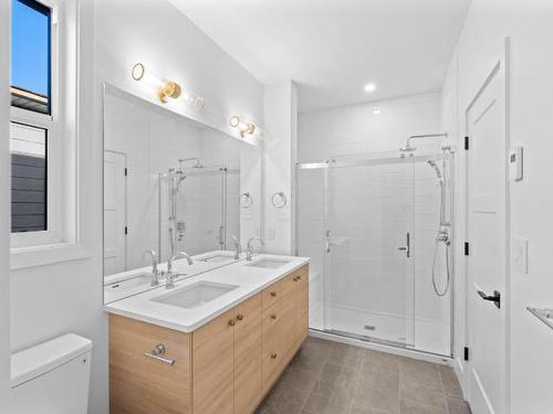 2616 Elston Drive, Kamloops, BC - Indoor Photo Showing Bathroom