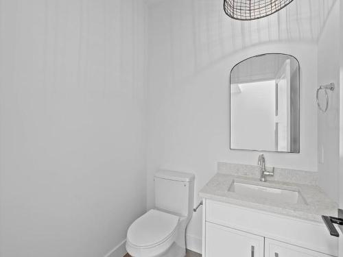 2616 Elston Drive, Kamloops, BC - Indoor Photo Showing Bathroom