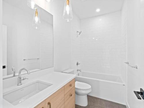 2616 Elston Drive, Kamloops, BC - Indoor Photo Showing Bathroom