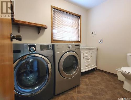 221 Oxbow Drive, Swift Current Rm No. 137, SK - Indoor Photo Showing Laundry Room