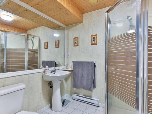 Bathroom - 660 Rue Boisvert, Saint-Jean-Sur-Richelieu, QC - Indoor Photo Showing Bathroom