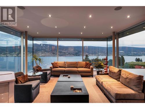 18555 Matsu Drive, Summerland, BC - Indoor Photo Showing Living Room With Body Of Water