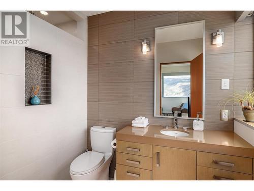 18555 Matsu Drive, Summerland, BC - Indoor Photo Showing Bathroom