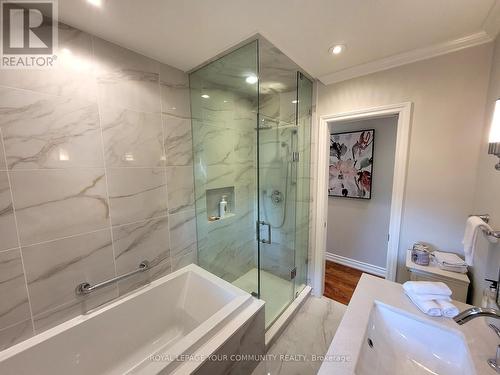 245 Avenue Rd, Newmarket, ON - Indoor Photo Showing Bathroom