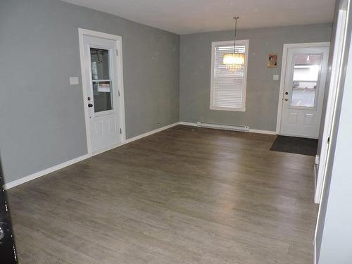 Salon - 130 25E Rue, Saint-Georges, QC - Indoor Photo Showing Other Room