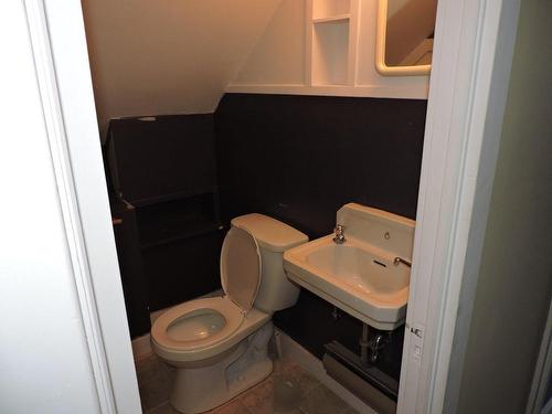 Powder room - 130 25E Rue, Saint-Georges, QC - Indoor Photo Showing Bathroom
