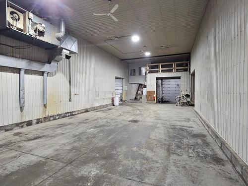 Warehouse - 3625 Rg St-Elzear E., Laval (Duvernay), QC - Indoor Photo Showing Garage