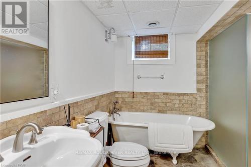 1930 White Lake Rd E, Douro-Dummer, ON - Indoor Photo Showing Bathroom