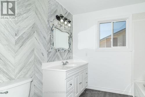 19 Needham St, Kawartha Lakes, ON - Indoor Photo Showing Bathroom