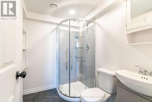 19 Needham St, Kawartha Lakes, ON - Indoor Photo Showing Bathroom
