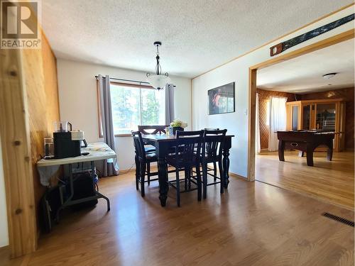 1505 S 5 Highway, Valemount, BC - Indoor Photo Showing Dining Room