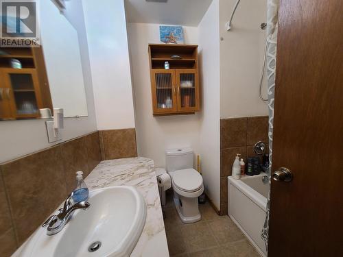 1505 S 5 Highway, Valemount, BC - Indoor Photo Showing Bathroom