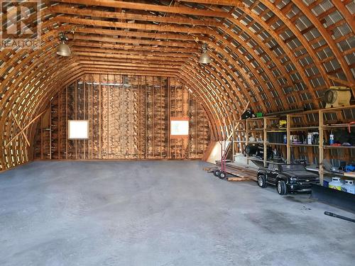 1505 S 5 Highway, Valemount, BC - Indoor Photo Showing Garage