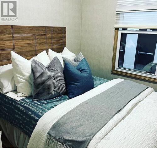 #Supdlx -1235 Villiers Line, Otonabee-South Monaghan, ON - Indoor Photo Showing Bedroom