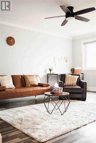 124 Marier Avenue, Ottawa, ON - Indoor Photo Showing Living Room
