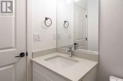 311 170 Mirond Road, Martensville, SK - Indoor Photo Showing Bathroom