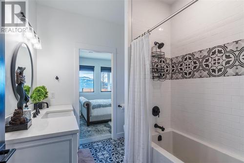 67 Twin Lakes Road, Enderby, BC - Indoor Photo Showing Bathroom