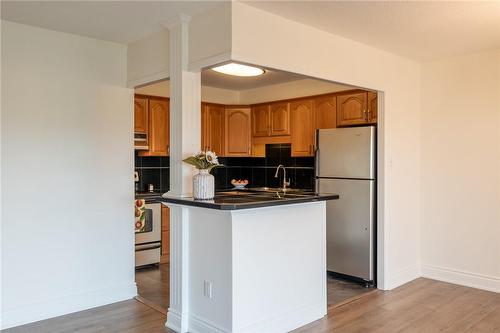 500 Green Road|Unit #717, Stoney Creek, ON - Indoor Photo Showing Kitchen