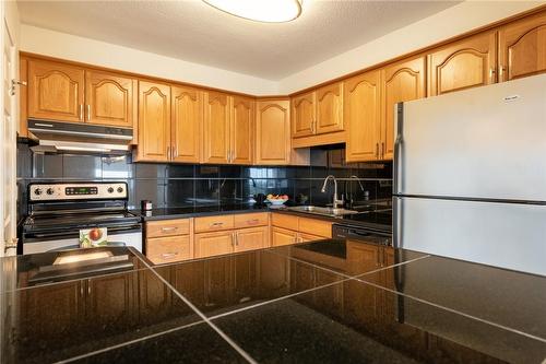 500 Green Road|Unit #717, Stoney Creek, ON - Indoor Photo Showing Kitchen