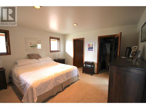 8199 Mclennan Road, Vernon, BC - Indoor Photo Showing Bedroom