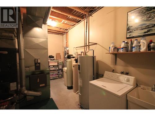 8199 Mclennan Road, Vernon, BC - Indoor Photo Showing Laundry Room