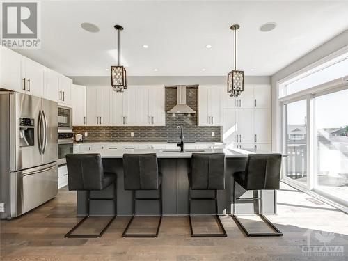 174 Spindrift Circle, Ottawa, ON - Indoor Photo Showing Kitchen With Upgraded Kitchen