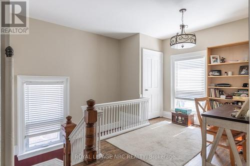 103 Maple St, St. Catharines, ON - Indoor Photo Showing Other Room