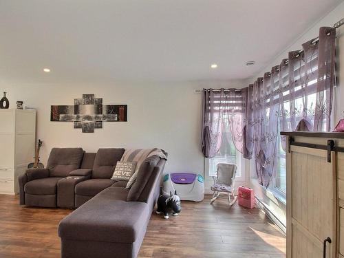 Vue d'ensemble - 194 Rue Des Parulines, Val-D'Or, QC - Indoor Photo Showing Living Room