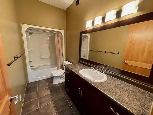 321 Parker Point Road, Dryden, ON - Indoor Photo Showing Bathroom