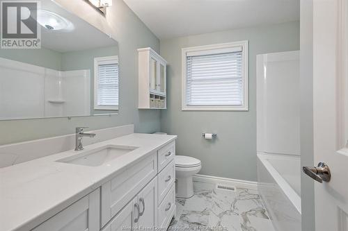 3945-85 Dougall Avenue, Windsor, ON - Indoor Photo Showing Bathroom