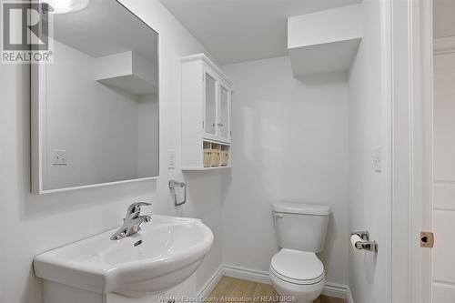 3945-85 Dougall Avenue, Windsor, ON - Indoor Photo Showing Bathroom