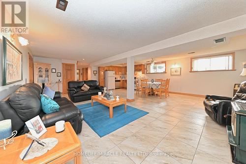 14334 The Gore Rd, Caledon, ON - Indoor Photo Showing Living Room