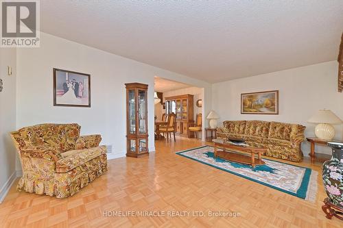 14334 The Gore Rd, Caledon, ON - Indoor Photo Showing Living Room