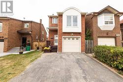 1045 WHISPERING WOOD DR  Mississauga, ON L5C 3Y7