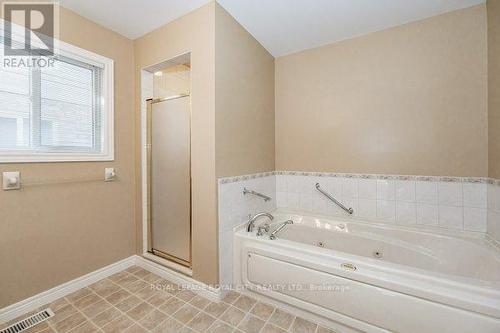 12 Winterberry Lane, Guelph, ON - Indoor Photo Showing Bathroom