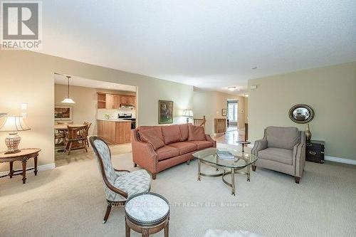 12 Winterberry Lane, Guelph, ON - Indoor Photo Showing Living Room