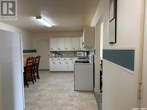 218 3Rd Avenue W, Coleville, SK - Indoor Photo Showing Kitchen