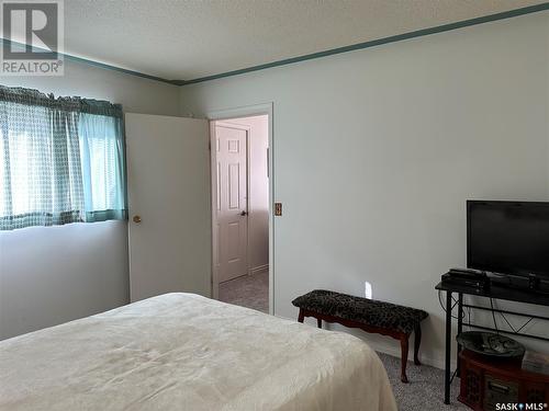 218 3Rd Avenue W, Coleville, SK - Indoor Photo Showing Bedroom