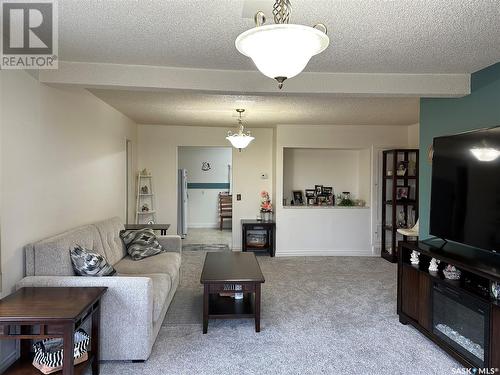 218 3Rd Avenue W, Coleville, SK - Indoor Photo Showing Living Room