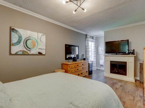 Master bedroom - 283  - 287 Rue Principale, Grenville, QC - Indoor Photo Showing Bedroom
